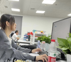 掌握求职必备技巧：简历制作、面试问题与实习机会全解析(图2)